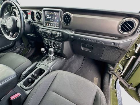 Certified 2022 Jeep Wrangler Unlimited Sport w/ Sun And Sound Package AWD/4WD image 33