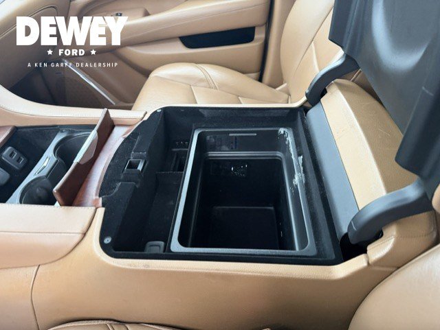 Used 2017 Cadillac Escalade Platinum AWD/4WD image 27