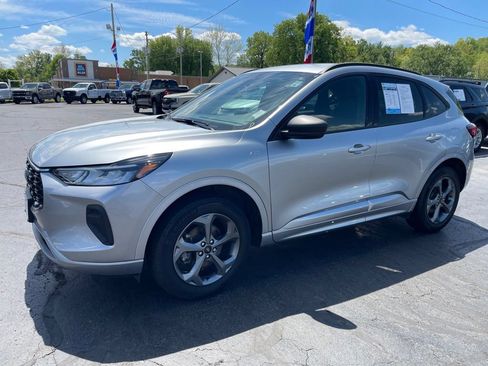 Used 2024 Ford Escape ST-Line AWD/4WD image 2