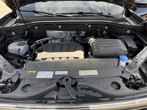 Used 2025 Volkswagen Atlas SEL Premium R-Line image 25