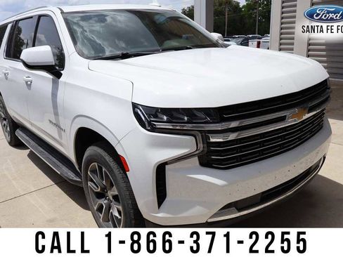 Used 2021 Chevrolet Suburban LT RWD image 4
