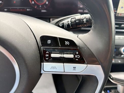 Certified 2023 Hyundai Elantra Limited image 21