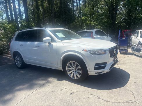 Used 2016 Volvo XC90 T6 Momentum AWD/4WD image 2