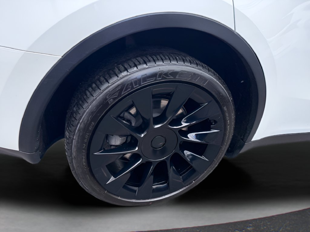 Used 2023 Tesla Model Y Long Range AWD/4WD image 12