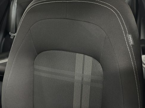 Used 2025 Hyundai Venue SEL FWD image 18