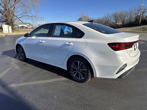 Used 2024 Kia Forte LXS image 3