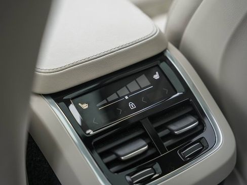 Used 2023 Volvo XC90 B6 Ultimate w/ Protection Package Premier image 35