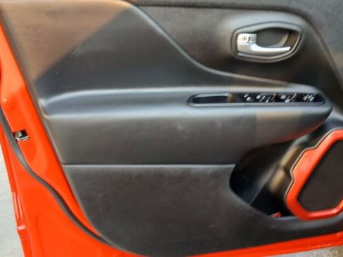 Used 2022 Jeep Renegade Trailhawk w/ Sun/Sound Group image 31