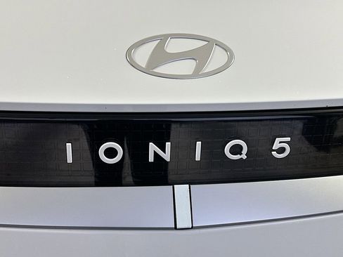 New 2026 Hyundai Ioniq 5 SEL image 22