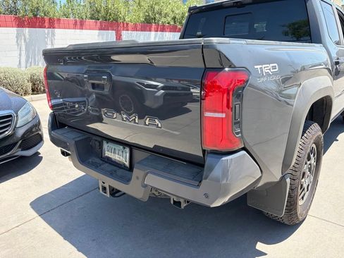 Used 2025 Toyota Tacoma TRD Off-Road w/ TRD Off Road Premium Package AWD/4WD image 4