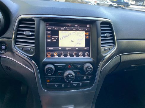 Used 2018 Jeep Grand Cherokee Limited AWD/4WD image 24