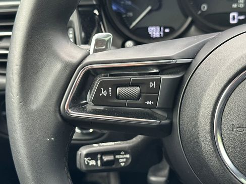 Used 2025 Porsche Macan image 27