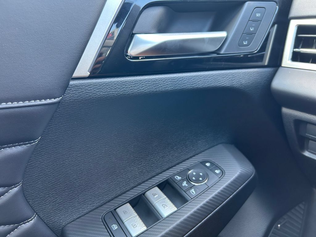New 2026 Mitsubishi Outlander SEL FWD image 28