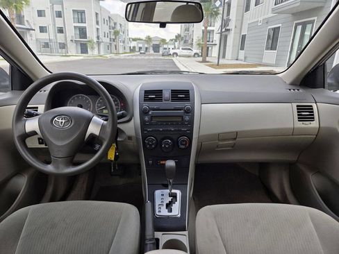 Used 2010 Toyota Corolla image 19