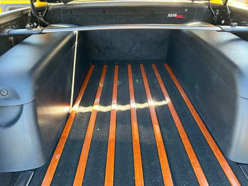 Used 2004 Chevrolet SSR w/ Preferred Equipment Group image 17