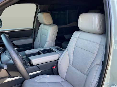 Used 2025 Toyota Tundra Limited image 7