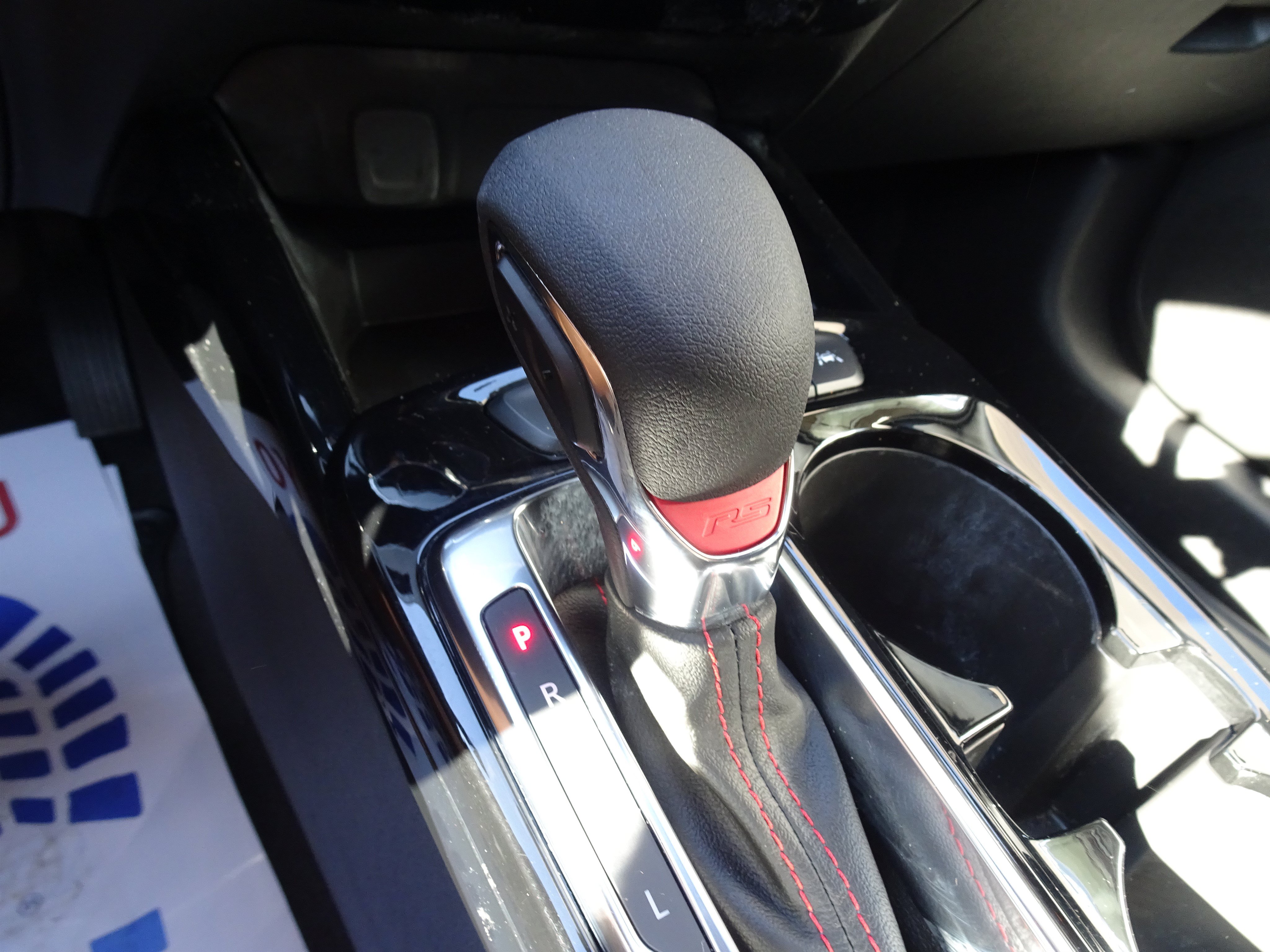 Used 2025 Chevrolet Trax RS w/ Driver Confidence Package FWD image 17