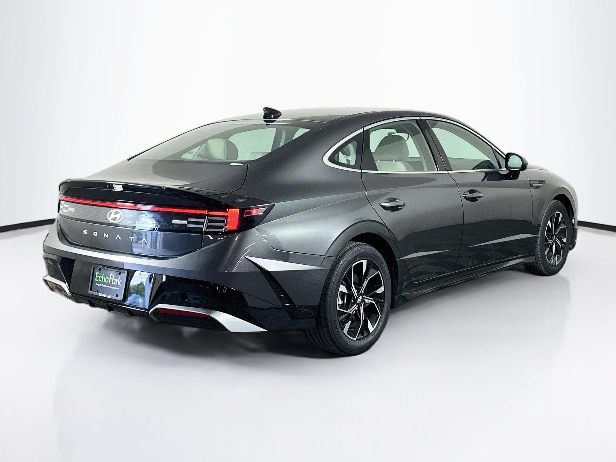 Used 2025 Hyundai Sonata SEL FWD image 9