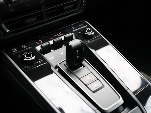 Used 2023 Porsche 911 Carrera 4S w/ Sport Package image 34