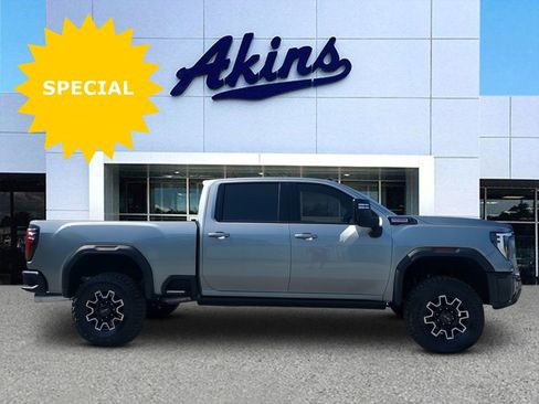 Used 2024 GMC Sierra 2500 AT4X image 1