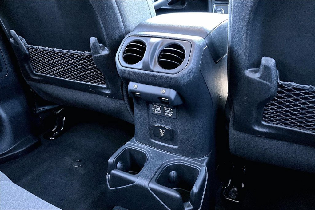 Used 2025 Jeep Wrangler Unlimited Rubicon w/ Convenience Group AWD/4WD image 20