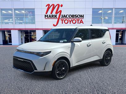 Used 2024 Kia Soul LX w/ Option Group 015