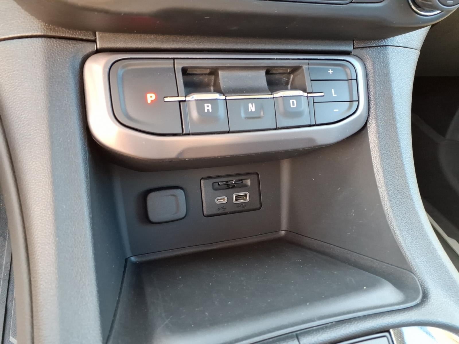 Certified 2022 GMC Acadia AT4 w/ Technology Package AWD/4WD image 25