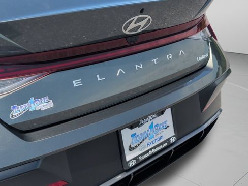 Used 2025 Hyundai Elantra Limited FWD image 47