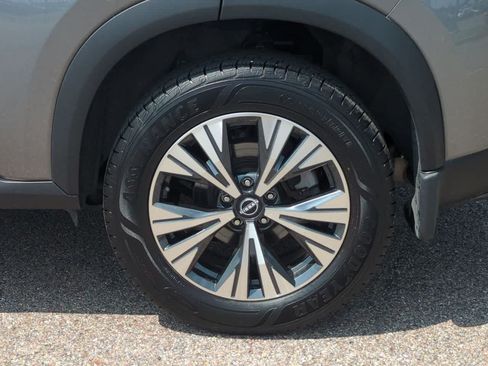 Used 2023 Nissan Rogue SV AWD/4WD image 13