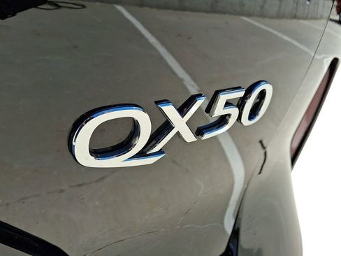 Certified 2025 INFINITI QX50 Pure image 30