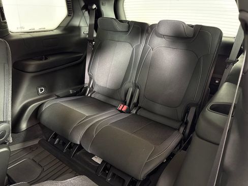 Used 2025 Jeep Grand Cherokee L Laredo RWD image 25