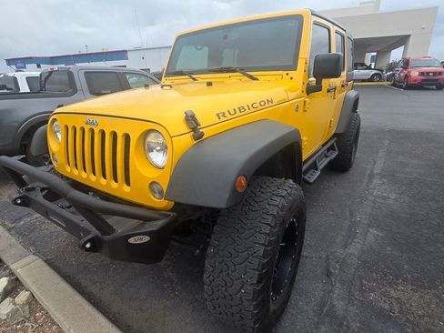 Used 2015 Jeep Wrangler Unlimited Rubicon w/ Connectivity Group image 1