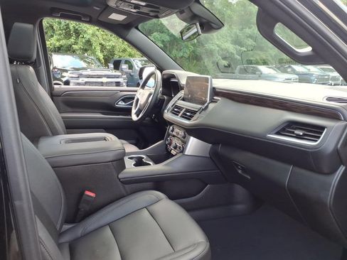 Used 2023 Chevrolet Tahoe Z71 w/ Luxury Package AWD/4WD image 33