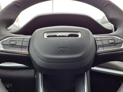 Used 2025 Jeep Compass Limited AWD/4WD image 13