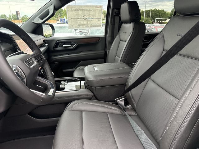 Used 2026 GMC Yukon XL Denali w/ LPO, Floor Liner Package AWD/4WD image 5