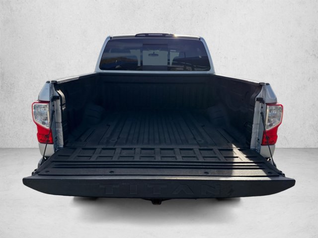 Used 2018 Nissan Titan SV AWD/4WD image 6