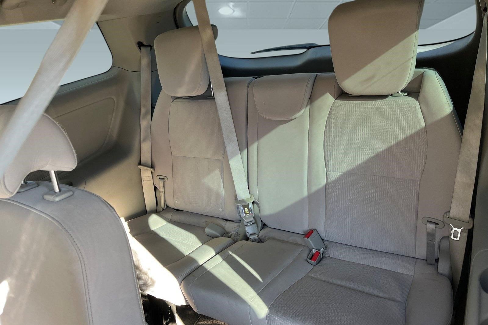 Used 2021 Kia Sedona LX FWD image 10