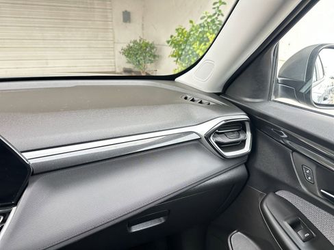 Used 2025 Chevrolet TrailBlazer LT image 36