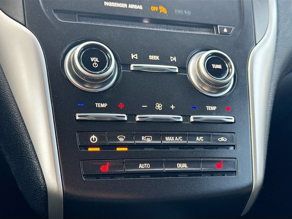 Used 2019 Lincoln MKC Premiere FWD image 16