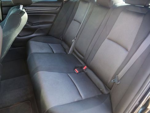 Used 2018 Honda Accord EX image 25