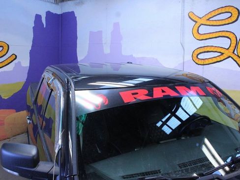 Used 2017 RAM 1500 Classic SLT w/ SLT Plus D￩cor Group image 2