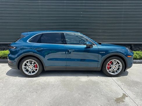 Certified 2026 Porsche Cayenne S AWD/4WD image 11