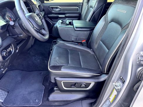 Used 2025 RAM 1500 Laramie image 12