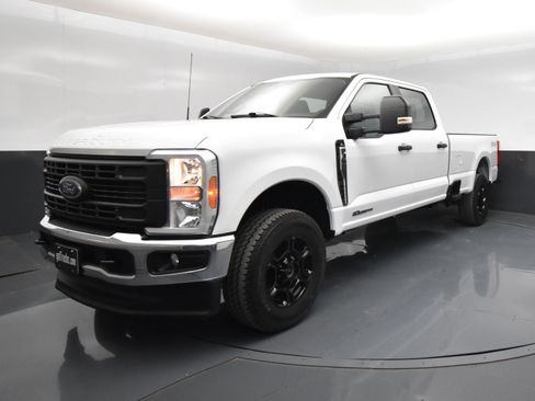 Used 2023 Ford F350 XL image 2