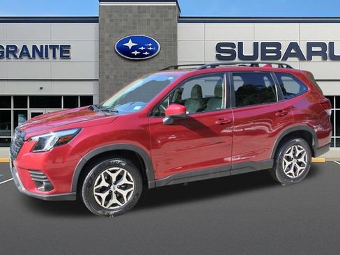 Used 2022 Subaru Forester Premium AWD/4WD image 5