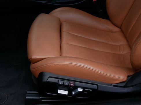 Used 2018 BMW 440i Convertible w/ M Sport Package RWD image 28