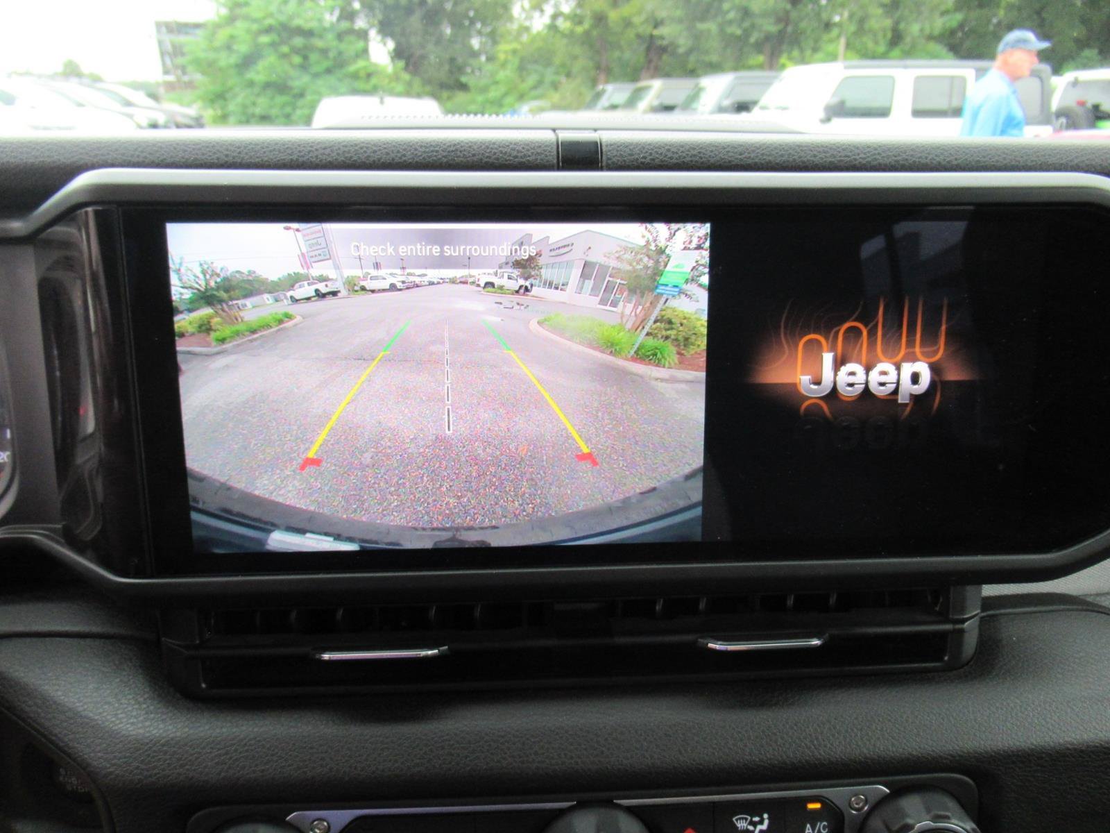 Used 2024 Jeep Wrangler Unlimited Sport AWD/4WD image 25