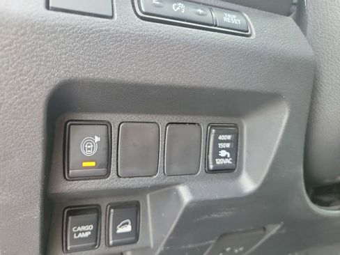 Used 2022 Nissan Frontier SV image 31