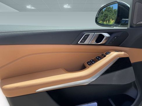 Used 2026 BMW X5 sDrive40i w/ M Sport Package image 11