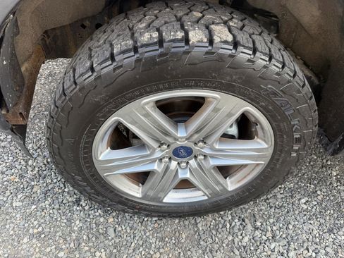 Used 2019 Ford F150 XLT w/ Equipment Group 302A Luxury AWD/4WD image 9